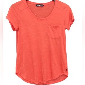 The North Face Short Sleeve Tee, Coral, size Medium